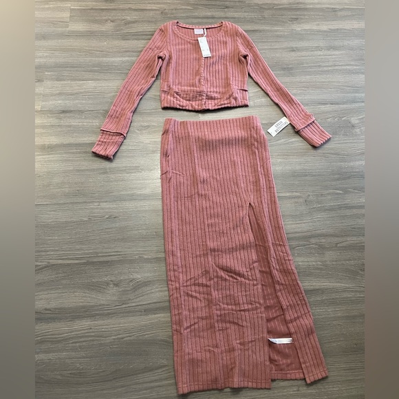 BNWT URBAN OUTFİTTERS COORD SET - Picture 2 of 5